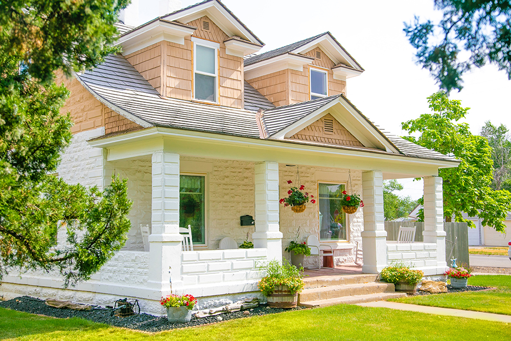 photo of house with curb appeal